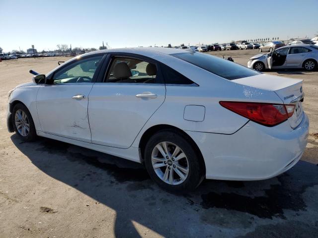 5NPEB4ACXDH702576 - 2013 HYUNDAI SONATA GLS WHITE photo 2