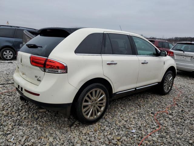 2LMDJ8JK2DBL48917 - 2013 LINCOLN MKX WHITE photo 3