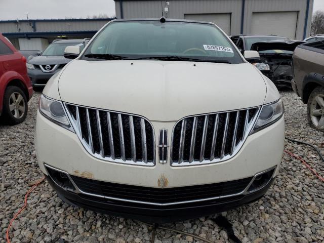 2LMDJ8JK2DBL48917 - 2013 LINCOLN MKX WHITE photo 5