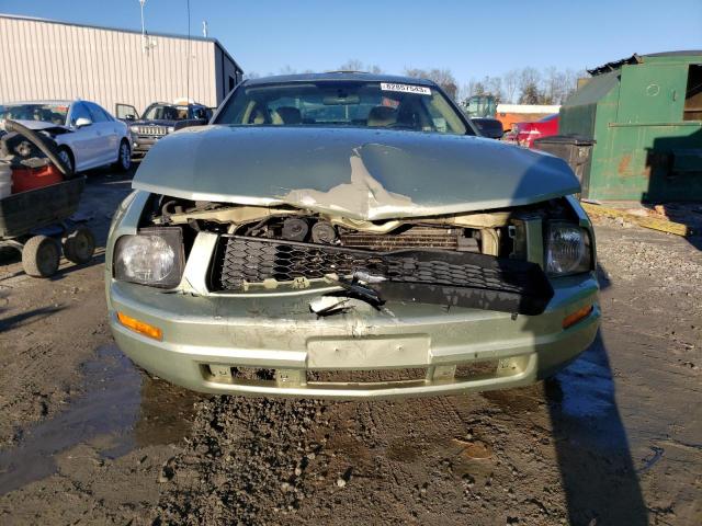 1ZVFT80N455238517 - 2005 FORD MUSTANG GREEN photo 5