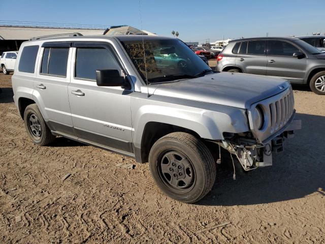 1C4NJPBA9FD312997 - 2015 JEEP PATRIOT SPORT GRAY photo 4