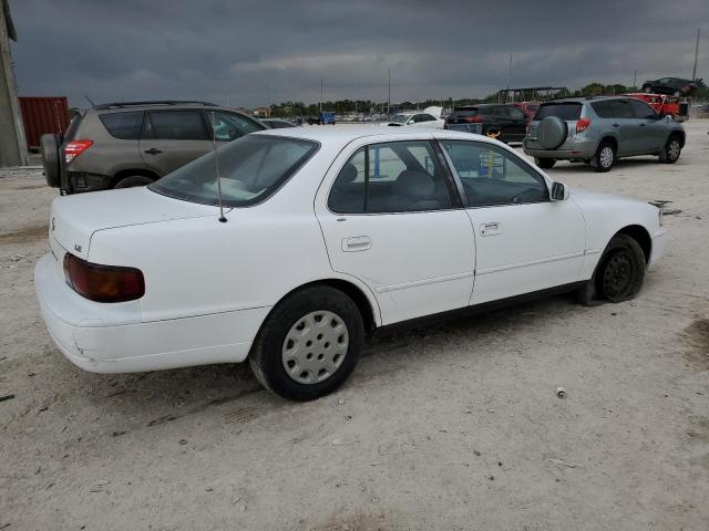 4T1BG12K7TU945190 - 1996 TOYOTA CAMRY DX WHITE photo 3