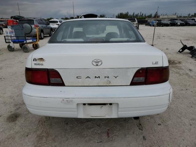 4T1BG12K7TU945190 - 1996 TOYOTA CAMRY DX WHITE photo 6