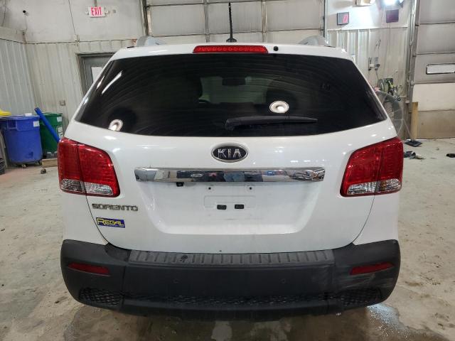 5XYKT4A62CG263745 - 2012 KIA SORENTO BASE WHITE photo 6