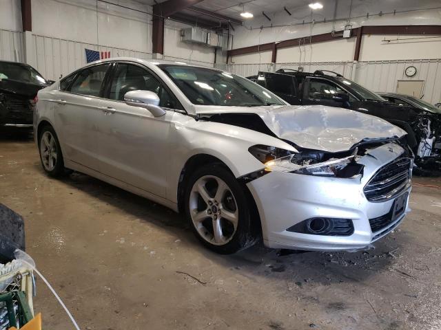 3FA6P0HD1GR399806 - 2016 FORD FUSION SE SILVER photo 4