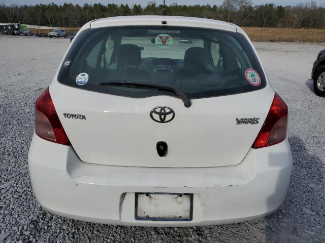 JTDJT923285212713 - 2008 TOYOTA YARIS WHITE photo 6