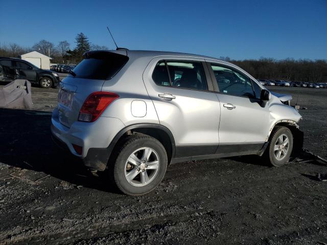 KL7CJNSB5JB609013 - 2018 CHEVROLET TRAX LS SILVER photo 3