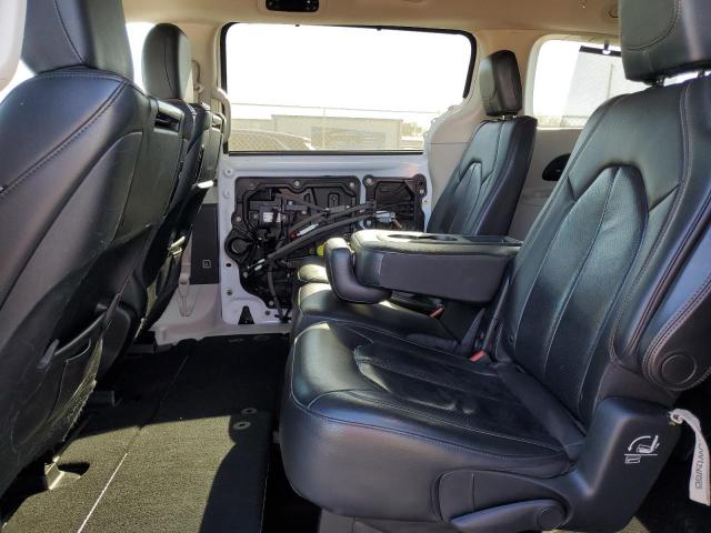 2C4RC1EG6HR708586 - 2017 CHRYSLER PACIFICA TOURING L PLUS BEIGE photo 11