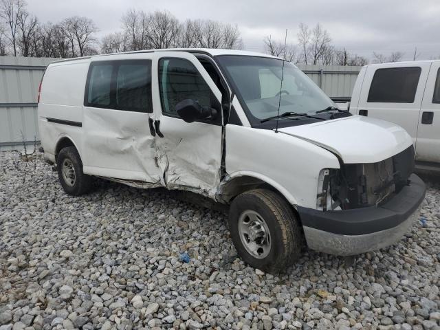 1GCWGAFF6G1302369 - 2016 CHEVROLET EXPRESS G2 WHITE photo 4