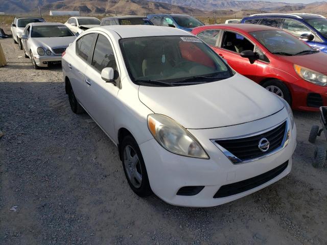 3N1CN7AP4DL822489 - 2013 NISSAN VERSA S WHITE photo 4