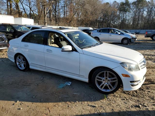 WDDGF4HB2DR280750 - 2013 MERCEDES-BENZ C 250 WHITE photo 4