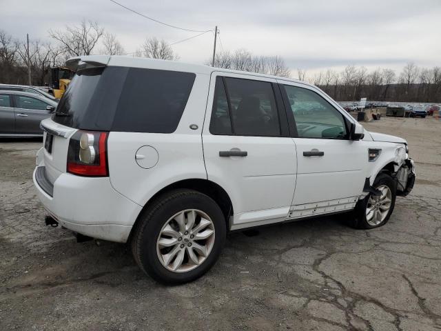 SALFR2BNXCH281162 - 2012 LAND ROVER LR2 HSE WHITE photo 3