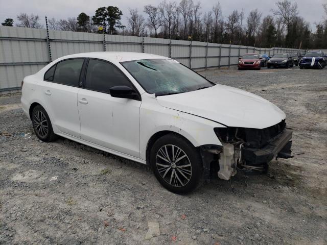 3VWDB7AJ7JM203801 - 2018 VOLKSWAGEN JETTA SE WHITE photo 4