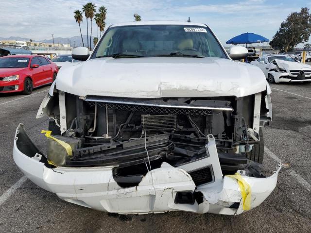 1GNUCJE00AR100157 - 2010 CHEVROLET SUBURBAN C1500 LT WHITE photo 5