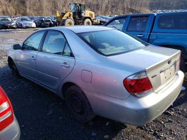 4T1BE32K75U952595 - 2005 TOYOTA CAMRY LE SILVER photo 2