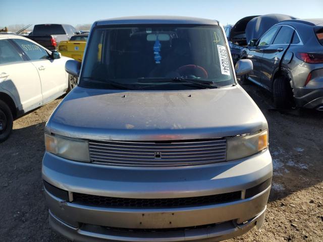 JTLKT324064117083 - 2006 TOYOTA SCION XB SILVER photo 5