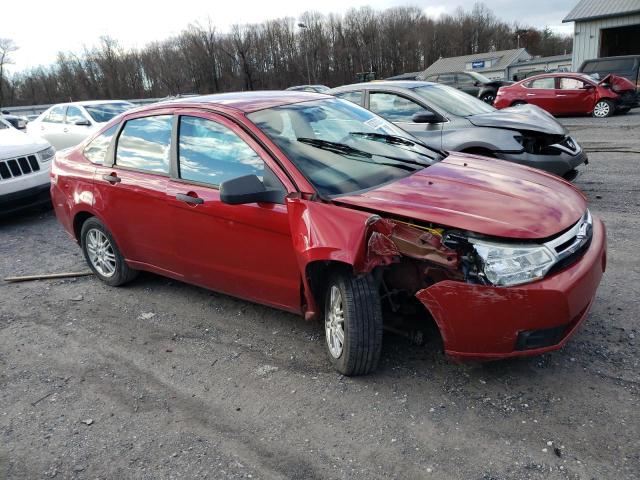 1FAHP35N89W190988 - 2009 FORD FOCUS SE RED photo 4