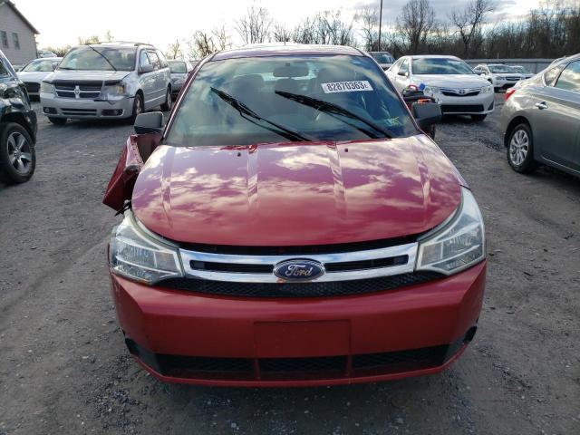 1FAHP35N89W190988 - 2009 FORD FOCUS SE RED photo 5