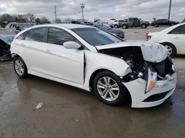 5NPEB4AC3EH860064 - 2014 HYUNDAI SONATA GLS WHITE photo 4