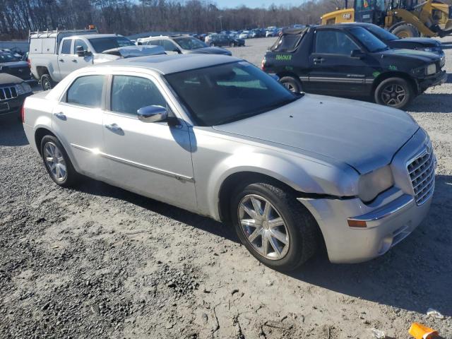 2C3LA63H58H120239 - 2008 CHRYSLER 300C SILVER photo 4