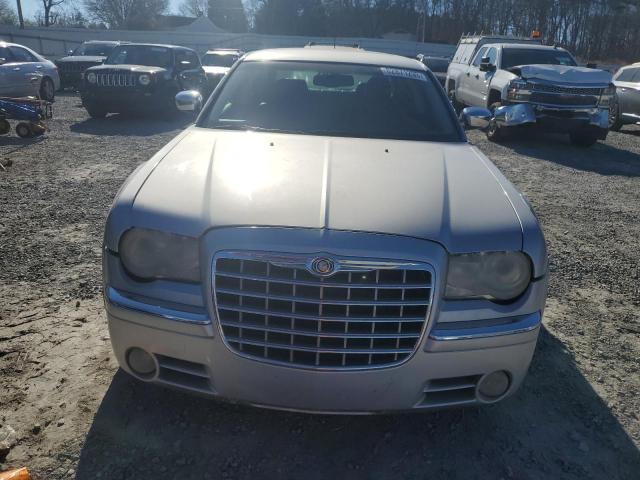 2C3LA63H58H120239 - 2008 CHRYSLER 300C SILVER photo 5