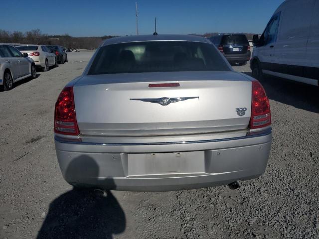 2C3LA63H58H120239 - 2008 CHRYSLER 300C SILVER photo 6