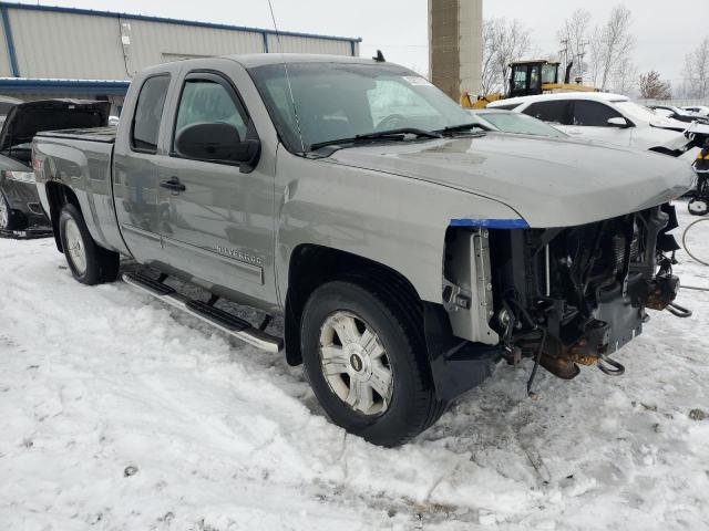 1GCRKSE71DZ330802 - 2013 CHEVROLET SILVERADO K1500 LT SILVER photo 4