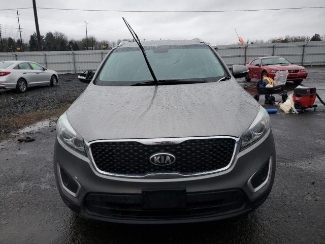 5XYPG4A50HG222975 - 2017 KIA SORENTO LX GRAY photo 5