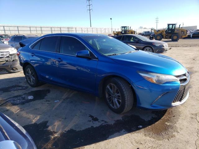 4T1BF1FK4HU758378 - 2017 TOYOTA CAMRY LE BLUE photo 4