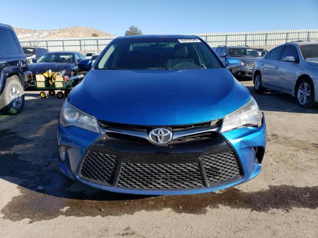 4T1BF1FK4HU758378 - 2017 TOYOTA CAMRY LE BLUE photo 5