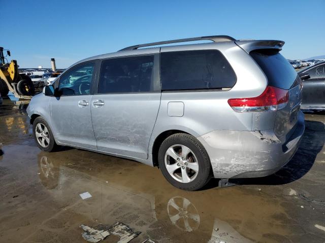 5TDKK3DC2BS129320 - 2011 TOYOTA SIENNA LE SILVER photo 2