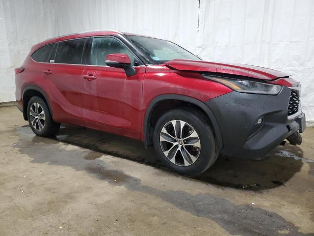 5TDHZRBH2MS537617 - 2021 TOYOTA HIGHLANDER XLE RED photo 4