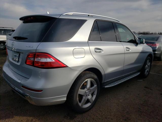 4JGDA7DBXDA154438 - 2013 MERCEDES-BENZ ML 550 4MATIC SILVER photo 3