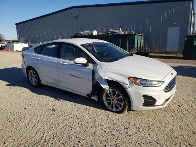 3FA6P0HD8LR167326 - 2020 FORD FUSION SE WHITE photo 4