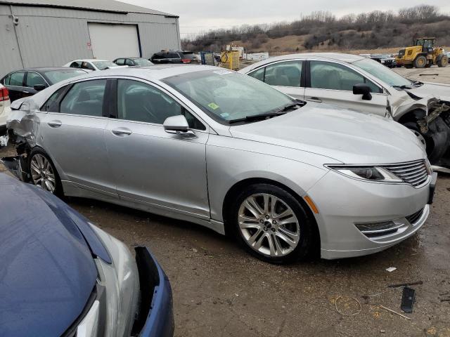 3LN6L2J96GR614874 - 2016 LINCOLN MKZ SILVER photo 4