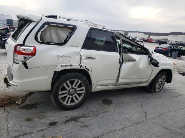 JTEZU5JR0B5032258 - 2011 TOYOTA 4RUNNER SR5 WHITE photo 3