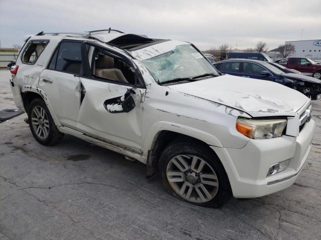 JTEZU5JR0B5032258 - 2011 TOYOTA 4RUNNER SR5 WHITE photo 4