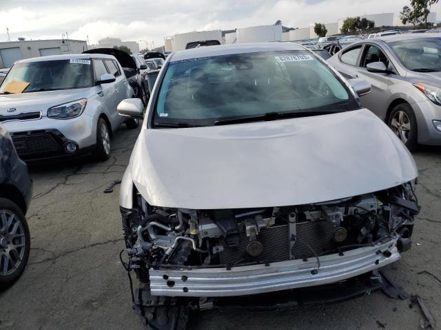 JTDKARFP5H3035657 - 2017 TOYOTA PRIUS PRIM SILVER photo 5