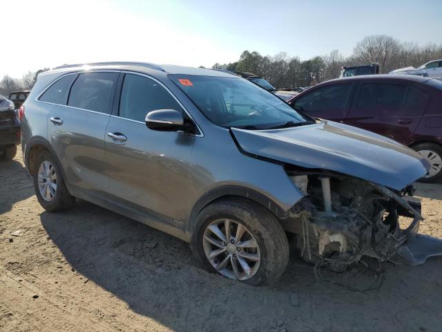 5XYPGDA32HG327693 - 2017 KIA SORENTO LX SILVER photo 4