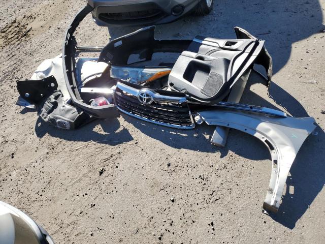 5TDKKRFH4FS110396 - 2015 TOYOTA HIGHLANDER XLE CREAM photo 13