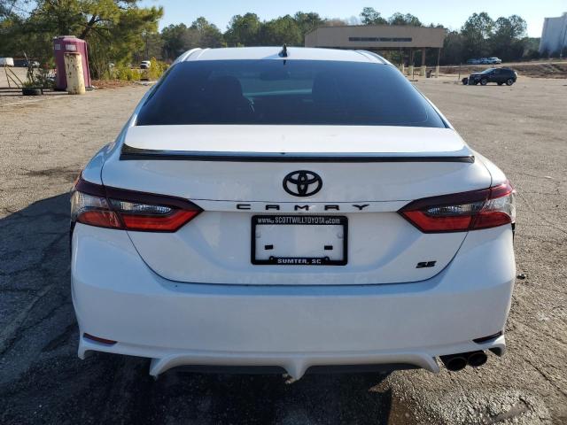 4T1T11AK8NU046901 - 2022 TOYOTA CAMRY SE WHITE photo 6