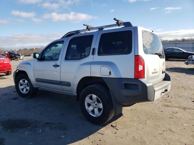 5N1AN0NW4DN812439 - 2013 NISSAN XTERRA X SILVER photo 2