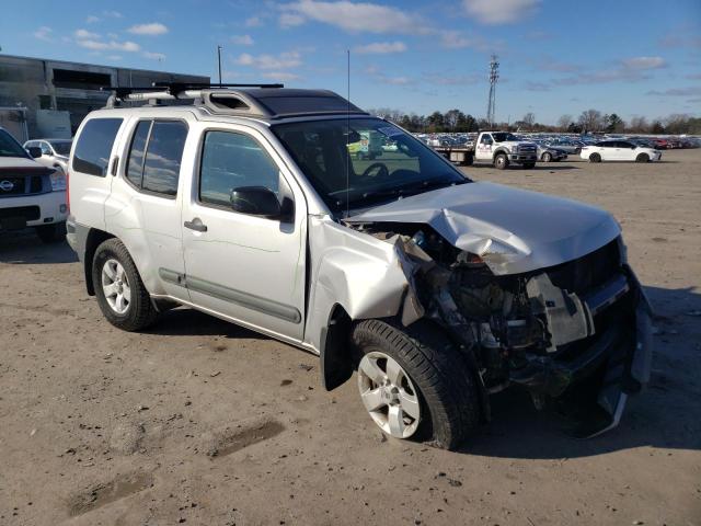 5N1AN0NW4DN812439 - 2013 NISSAN XTERRA X SILVER photo 4