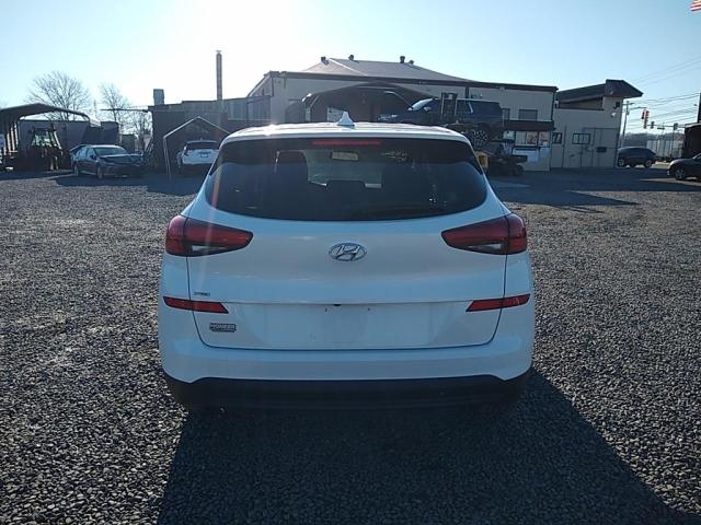 KM8J2CA45KU843555 - 2019 HYUNDAI TUCSON SE WHITE photo 12