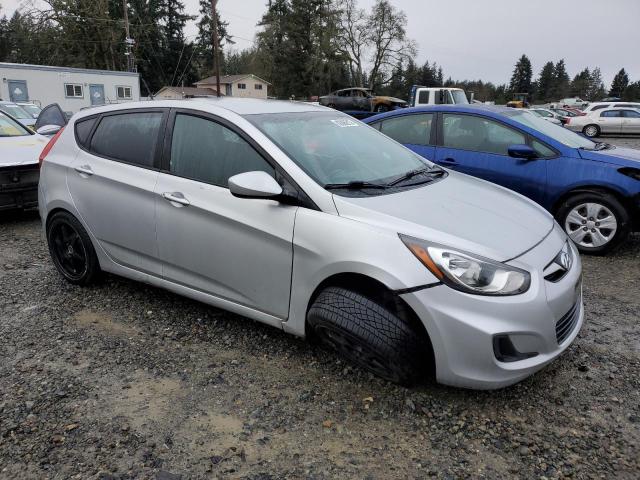 KMHCT5AEXDU097536 - 2013 HYUNDAI ACCENT GLS SILVER photo 4