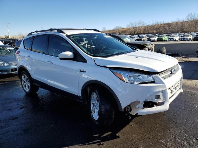 1FMCU9GX4GUC89262 - 2016 FORD ESCAPE SE WHITE photo 4