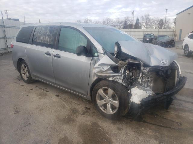 5TDZK3DC9FS542114 - 2015 TOYOTA SIENNA SILVER photo 4