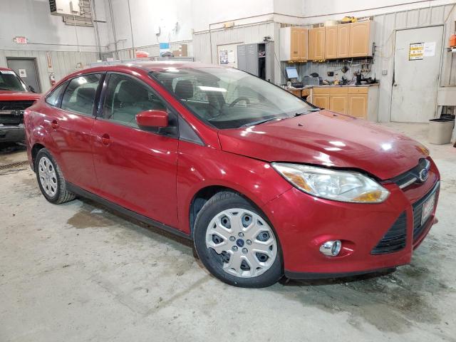 1FAHP3F23CL235817 - 2012 FORD FOCUS SE RED photo 4