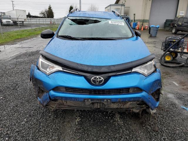 JTMBFREV1HJ149605 - 2017 TOYOTA RAV4 LE BLUE photo 5