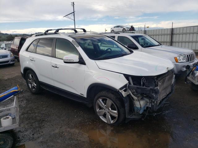 5XYKUDA21DG327074 - 2013 KIA SORENTO EX WHITE photo 4